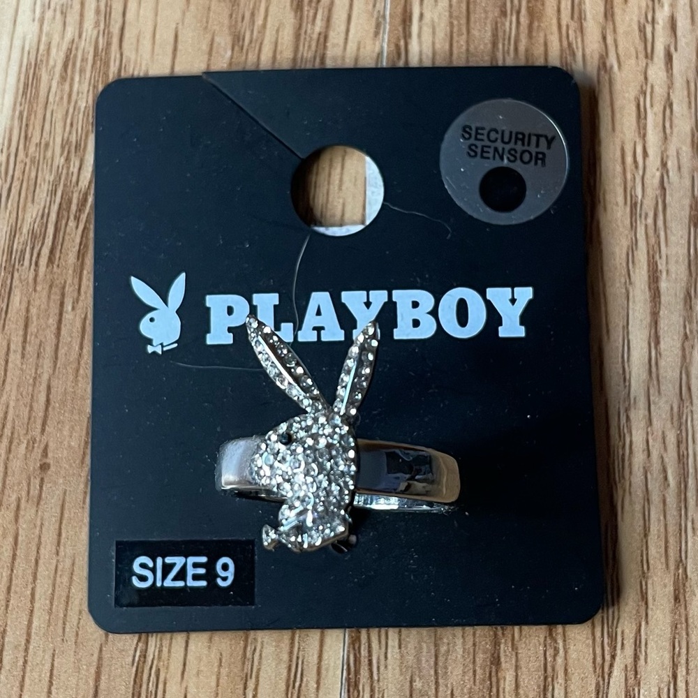 NWT PLAYBOY BUNNY RHINESTONE RING SIZE 9